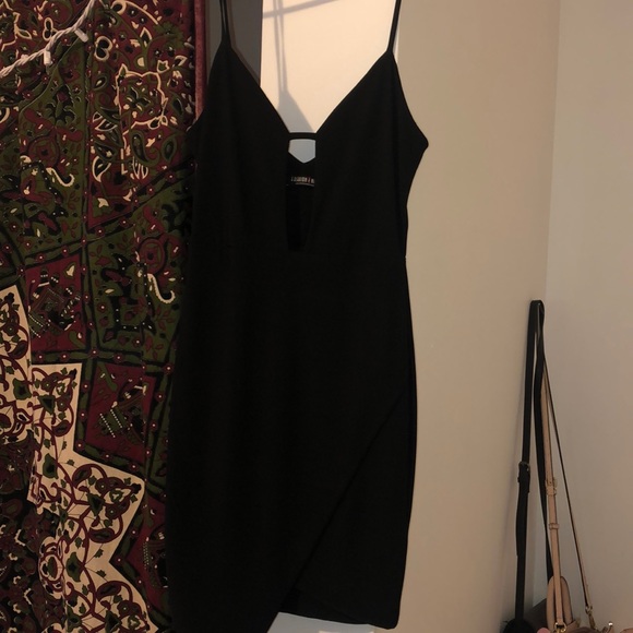 FASHION NOVA DRESS - Picture 3 of 6